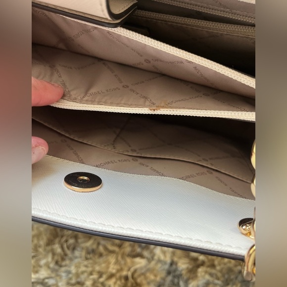 Michael Kors Teagan large Pebble Leather tote with gold accent - Picture 7 of 7